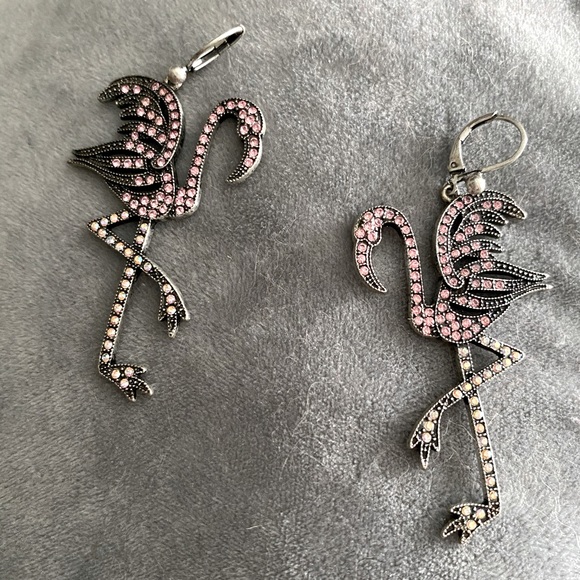Jewelmint Flamingo Earrings - Picture 1 of 4